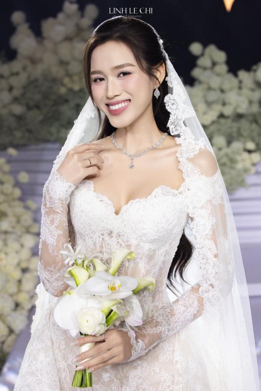 Đám cưới Hoa hậu Đỗ Hà - Viết Vương tại Hà Nội: Cô dâu khóc nức nở, dàn nàng hậu "quậy" tưng bừng!- Ảnh 28.