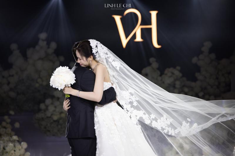 Đám cưới Hoa hậu Đỗ Hà - Viết Vương tại Hà Nội: Cô dâu khóc nức nở, dàn nàng hậu "quậy" tưng bừng!- Ảnh 15.