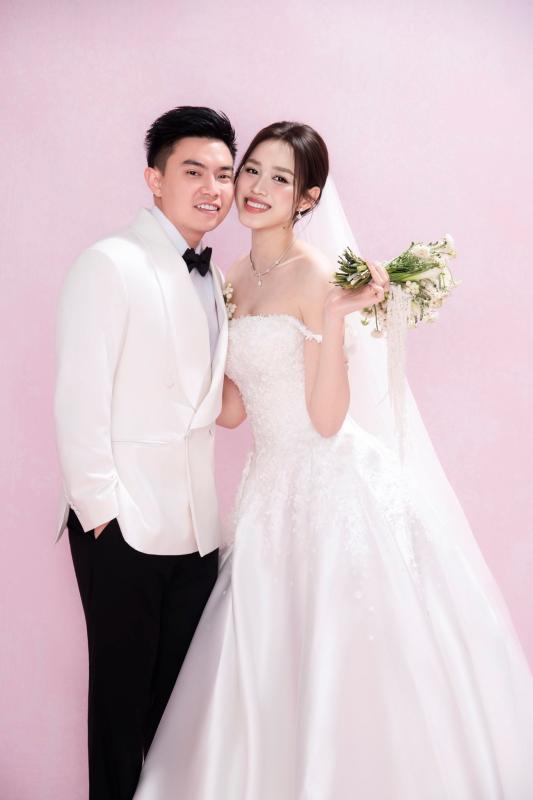Dàn sao đổ bộ đám cưới Đỗ Hà: Đỗ Mỹ Linh đơn giản mà sang hết nấc, Lương Thuỳ Linh và dàn Hoa - Á hậu đọ sắc tưng bừng- Ảnh 17.