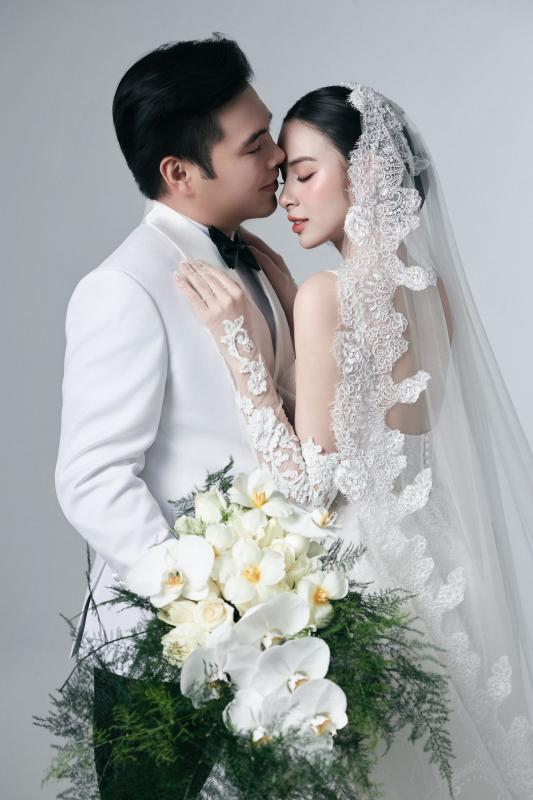 Lễ đón dâu của Hương Liên: Cô dâu đeo sính lễ 200 triệu khoe visual nức nở, 1 chi tiết bí ẩn gây bàn tán- Ảnh 8.