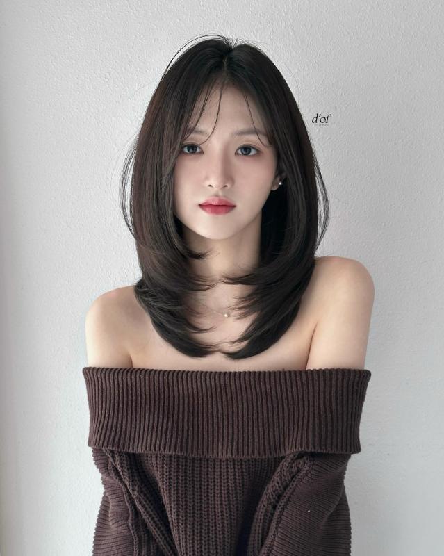 Tóc suôn thẳng soán ngôi tóc xoăn với 5 kiểu hot nhất đông này: Siêu trẻ, sang trọng và dễ chăm sóc- Ảnh 7.