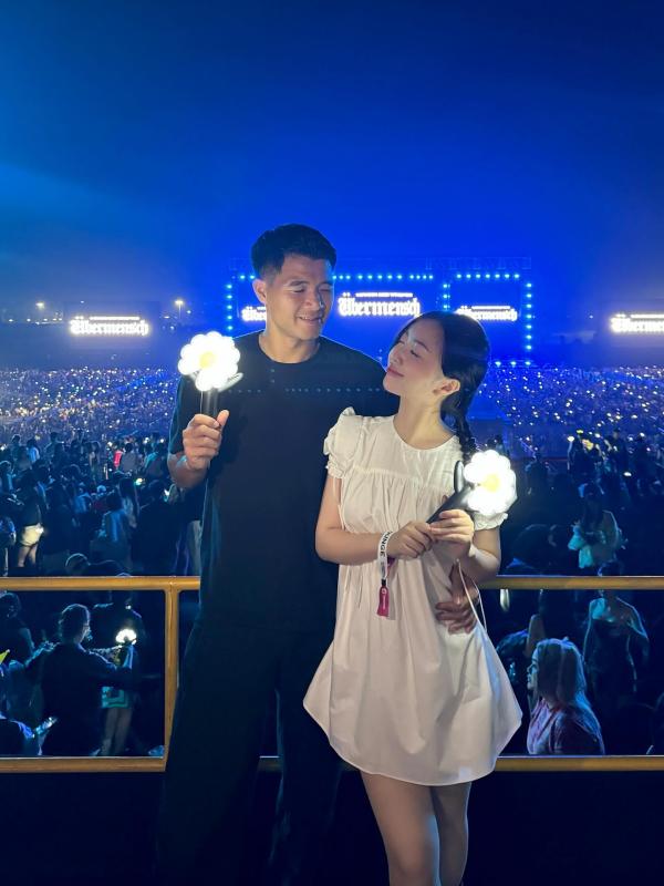 Các anh chồng có đồng cảm với Văn Hậu-Đức Chinh: Đu concert G-Dragon là phụ, phục vụ vợ đẹp 