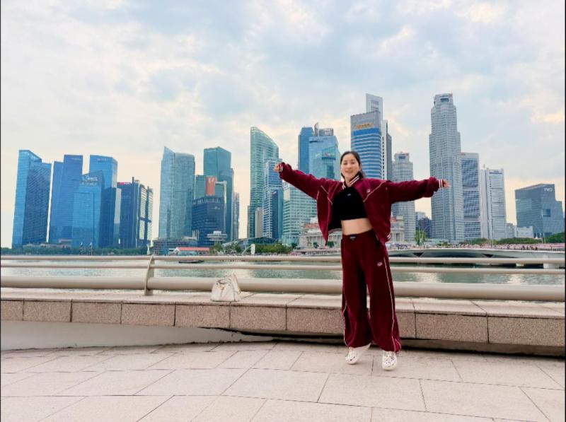 Không nhận ra Khánh Thi khi ở Singapore chữa bệnh- Ảnh 2.