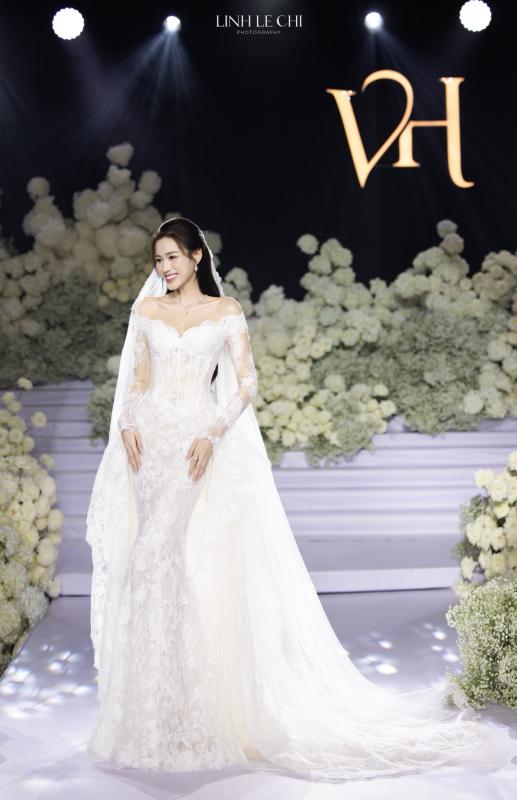 Đám cưới Hoa hậu Đỗ Hà - Viết Vương tại Hà Nội: Cô dâu khóc nức nở, dàn nàng hậu "quậy" tưng bừng!- Ảnh 27.