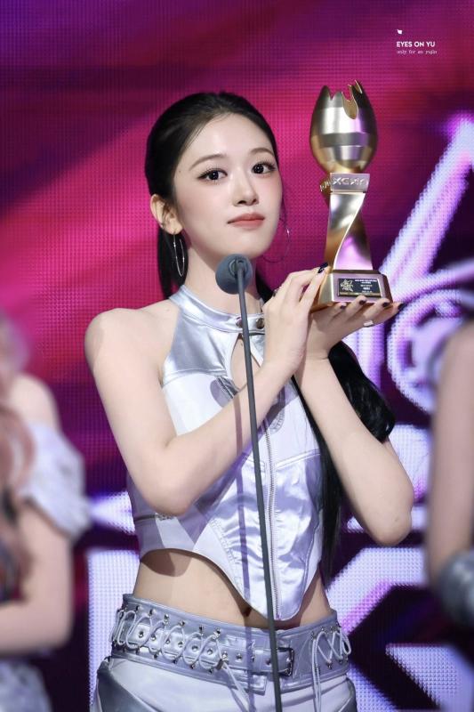 Mỹ nhân có khuôn mặt như nữ chính điện ảnh, nhan sắc tự nhiên tương lai còn ăn đứt Jang Wonyoung- Ảnh 2.