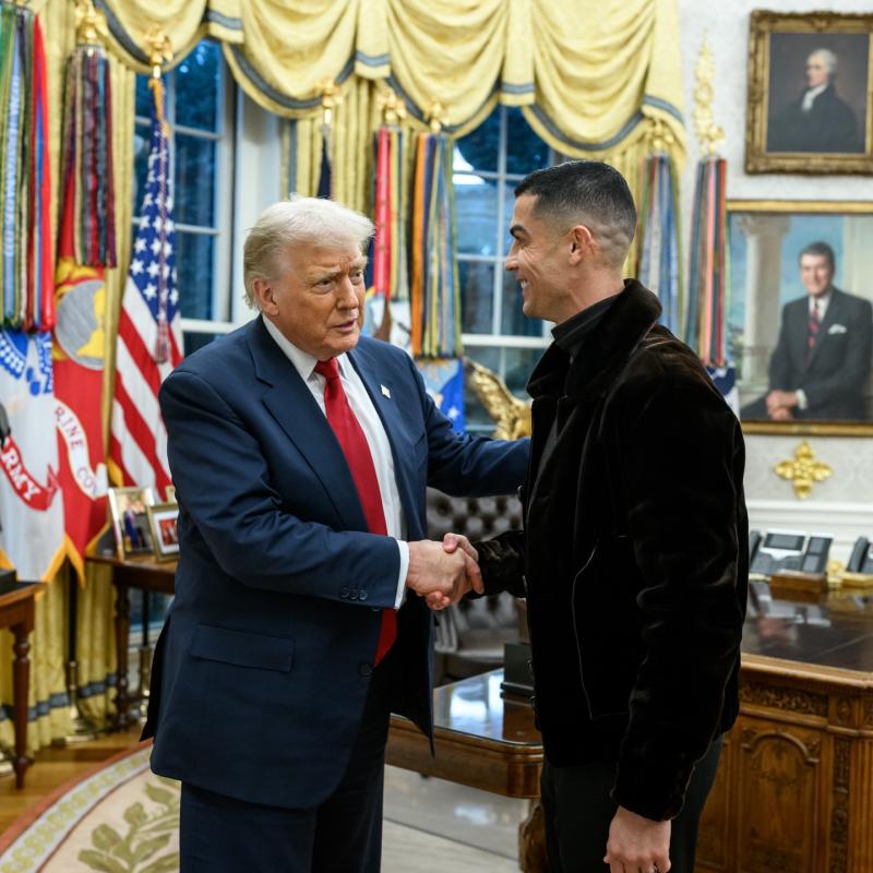 Ronaldo cùng vợ sắp cưới cực tình tứ khi tới Nhà trắng dự tiệc cùng Tổng thống Donald Trump- Ảnh 5.