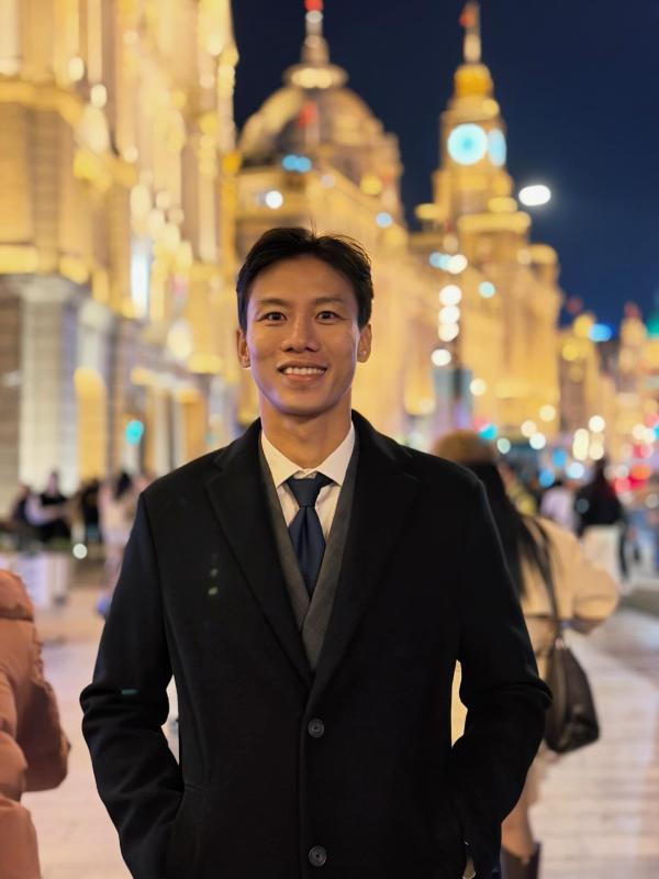 Đội trưởng tuyển Việt Nam đưa Hoa khôi ĐH Vinh đi du lịch mà ngỡ đóng phim ngôn tình, khung hình nào cũng 