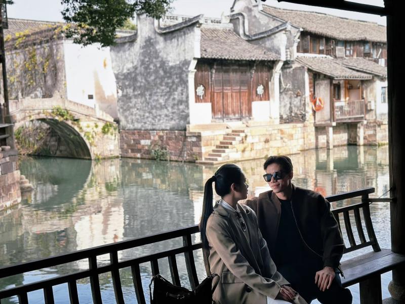 Đội trưởng tuyển Việt Nam đưa Hoa khôi ĐH Vinh đi du lịch mà ngỡ đóng phim ngôn tình, khung hình nào cũng 