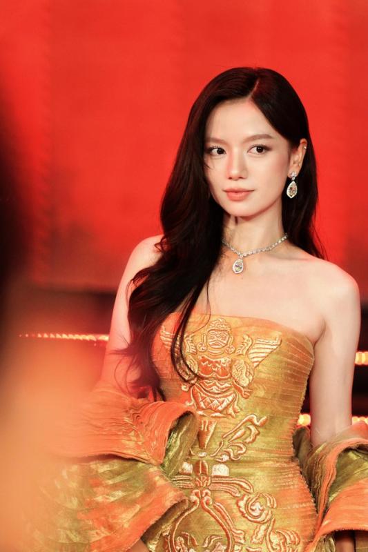 Vbiz bỗng xuất hiện Kim Yoo Jung, khoảnh khắc đại minh tinh hút gần 1 triệu lượt xem- Ảnh 5.