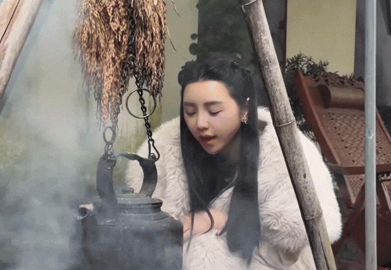 Mỹ nhân Việt đẹp đến mức được khen như Phạm Băng Băng, giờ tăng cân visual suýt không nhận ra- Ảnh 1.