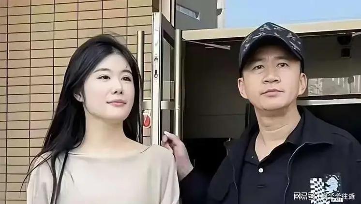 Bắt gặp nam diễn viên phim giờ vàng về quê bán mỳ, có 5 triệu fan mà tiền cát xê không đủ mua thuốc cảm- Ảnh 5.
