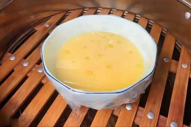 Người phụ nữ mắc tiểu đường ăn trứng hấp thường xuyên vào bữa sáng, cơ thể xuất hiện thay đổi bất ngờ- Ảnh 1.