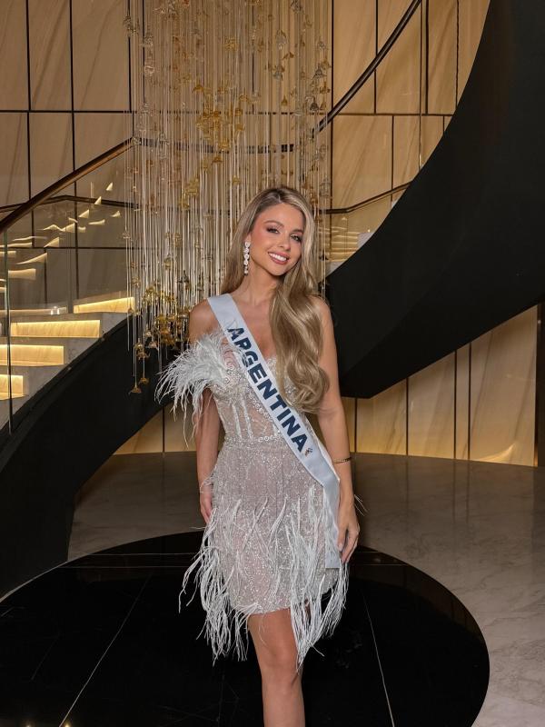 Đối thủ của Hương Giang tại Miss Universe: Xinh đẹp như búp bê sống đúng nghĩa- Ảnh 10.