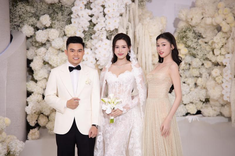 Dàn sao đổ bộ đám cưới Đỗ Hà: Đỗ Mỹ Linh đơn giản mà sang hết nấc, Lương Thuỳ Linh và dàn Hoa - Á hậu đọ sắc tưng bừng- Ảnh 9.