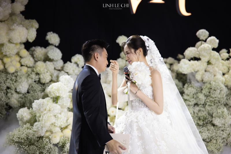 Đám cưới Hoa hậu Đỗ Hà - Viết Vương tại Hà Nội: Cô dâu khóc nức nở, dàn nàng hậu "quậy" tưng bừng!- Ảnh 16.