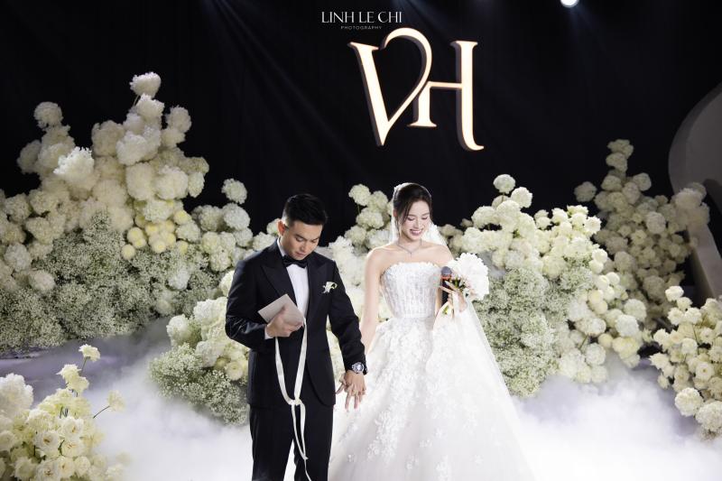 Đám cưới Hoa hậu Đỗ Hà - Viết Vương tại Hà Nội: Cô dâu khóc nức nở, dàn nàng hậu "quậy" tưng bừng!- Ảnh 18.