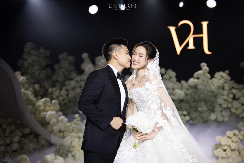 Đám cưới Hoa hậu Đỗ Hà - Viết Vương tại Hà Nội: Cô dâu khóc nức nở, dàn nàng hậu "quậy" tưng bừng!- Ảnh 19.