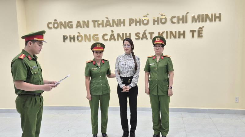Chỉ hơn 1 năm sau khi chụp hình chung, cả Trương Ngọc Ánh và vợ chồng Ngân 98 đều vướng vòng lao lý- Ảnh 4.