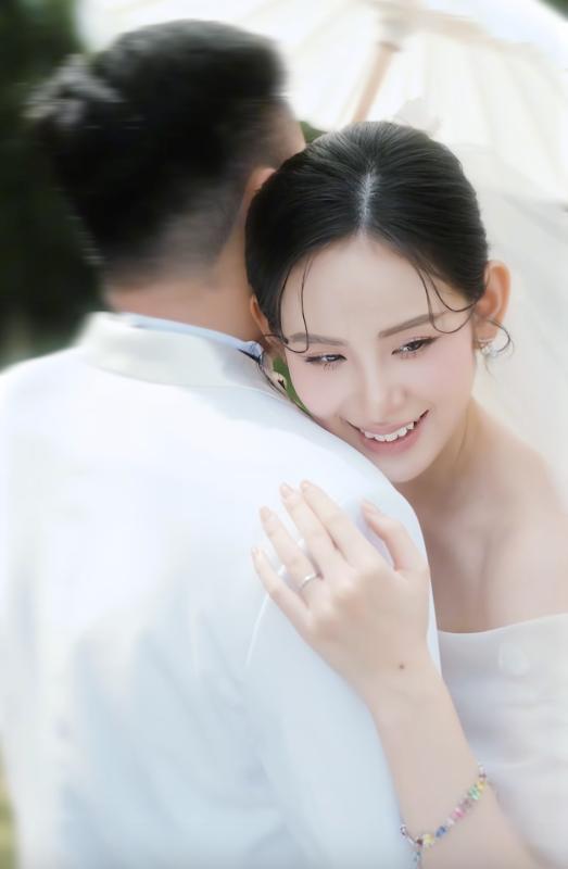 Thêm 1 mỹ nhân Việt công khai ảnh cưới với thiếu gia tập đoàn lớn!- Ảnh 7.