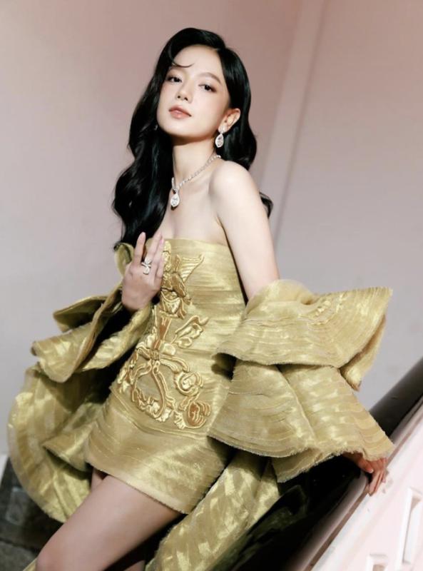 Vbiz bỗng xuất hiện Kim Yoo Jung, khoảnh khắc đại minh tinh hút gần 1 triệu lượt xem- Ảnh 7.