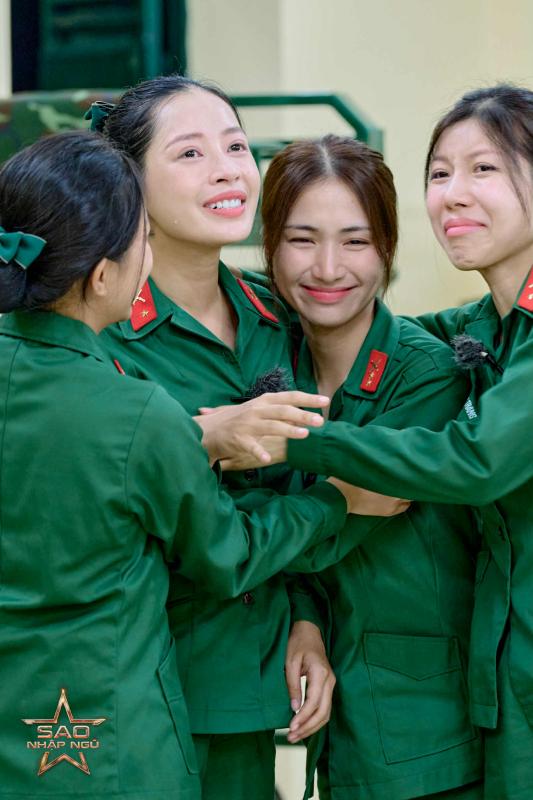 Hòa Minzy rưng rưng, thừa nhận cô đơn- Ảnh 2.