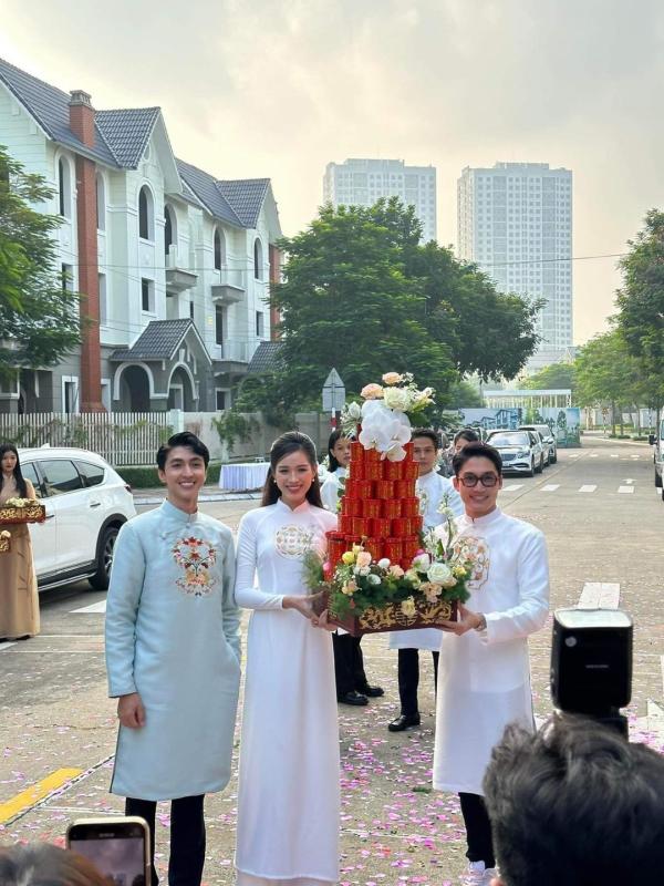 Á hậu cực thân, từng được Đỗ Hà bê tráp vắng mặt bất thường trong đám cưới tại Hà Nội- Ảnh 2.