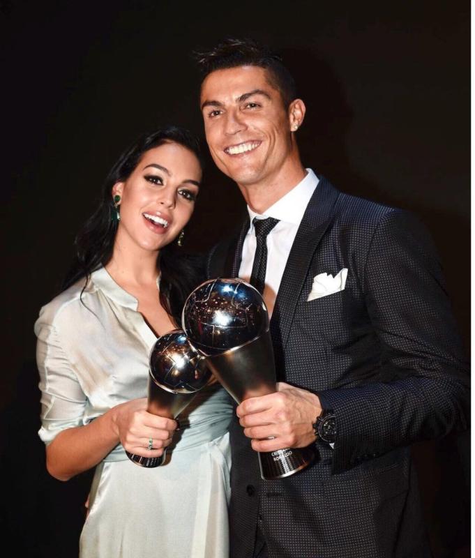 Ronaldo cưới ở đâu?- Ảnh 1.