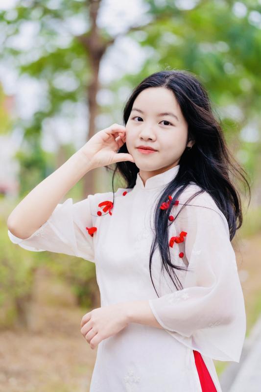Không tốn tiền học thêm, nữ sinh ở Hà Nội thông thạo 3 thứ tiếng, giành học bổng du học rồi có quyết định bất ngờ!- Ảnh 1.