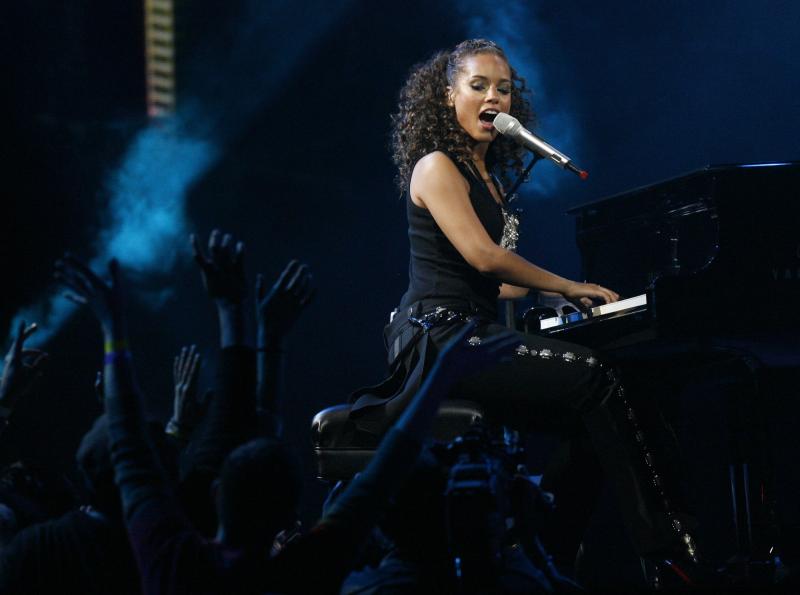 Alicia Keys mang sân khấu “đỉnh thế giới” đến Hà Nội: Giọng hát đẳng cấp đủ để không ai bỏ lỡ 8WONDER Winter 2025- Ảnh 7.