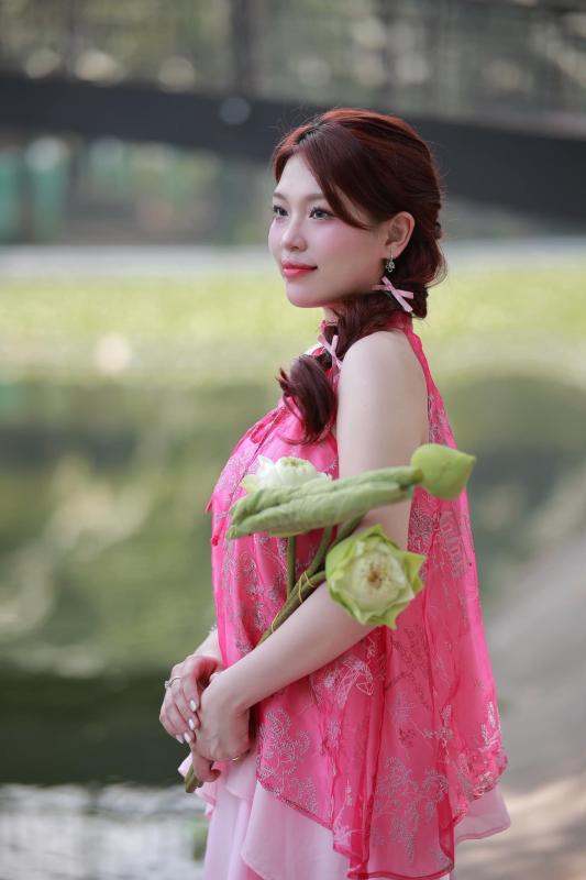 Sao trẻ ĐT Việt Nam tậu xế hộp mới, viên mãn bên vợ hot girl sau 2 năm kết hôn- Ảnh 4.