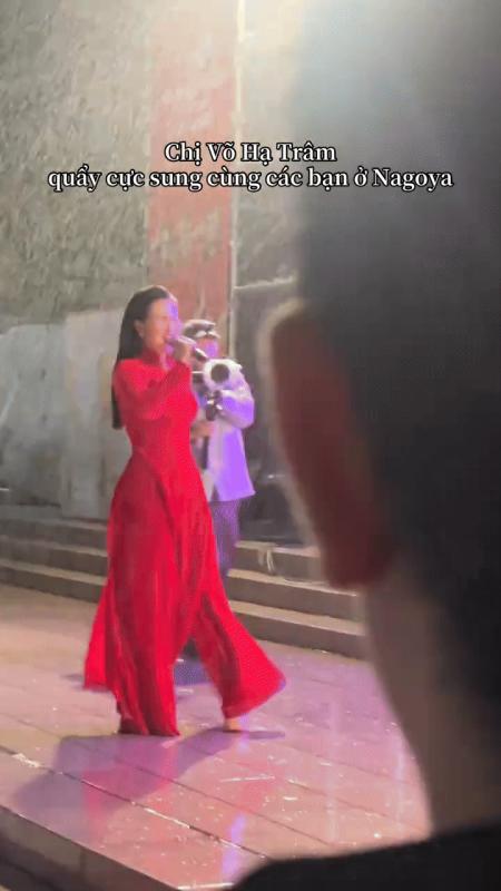 Trình của nữ ca sĩ đắt show bậc nhất: Hát dưới mưa rào rét run, miệng thở ra khói mà giọng vẫn cực nét- Ảnh 4.