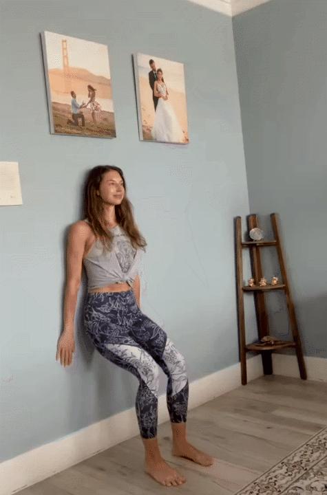 Tư thế Yoga khiến chân 