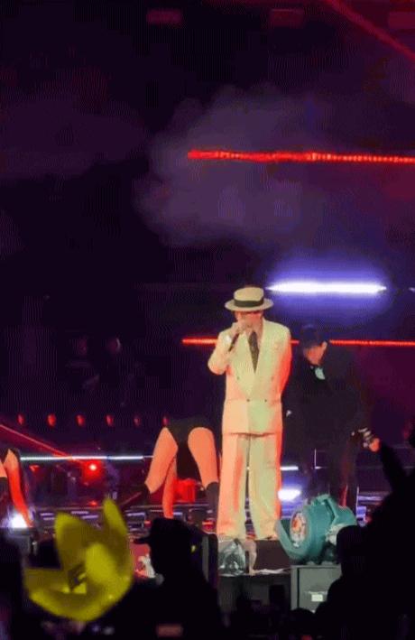 Sống đủ lâu để nhìn thấy khoảnh khắc G-DRAGON được 