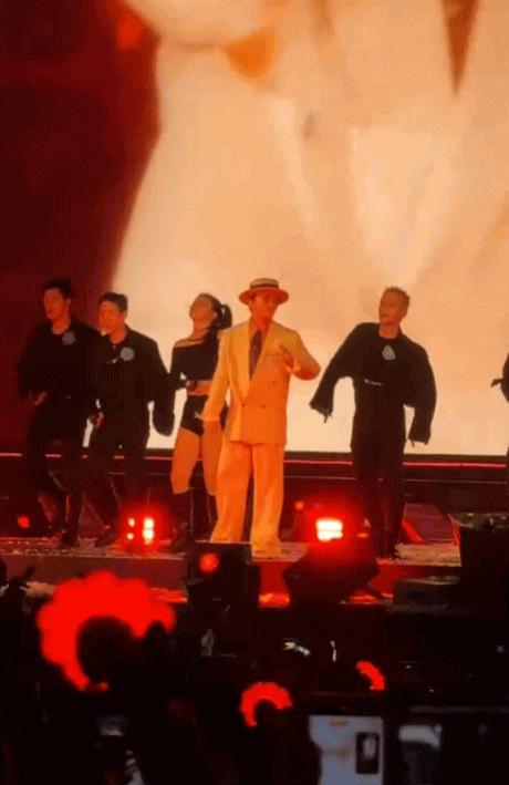 Sống đủ lâu để nhìn thấy khoảnh khắc G-DRAGON được 
