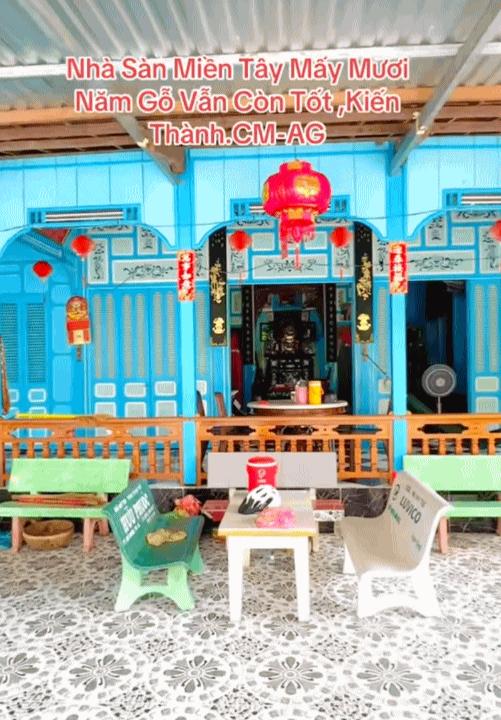 Nhà gỗ miền Tây: Vì sao phải xanh ngắt, hoa văn rực rỡ mới ra đúng chất 