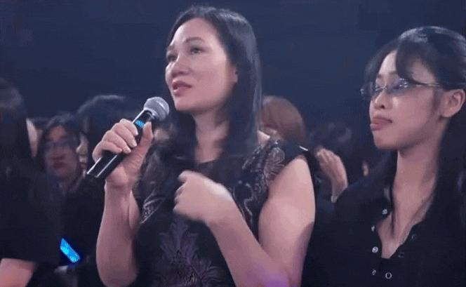 Nam ca sĩ Việt suýt mất thính lực sau 3 lần phẫu thuật, chứng kiến mẹ gục ngã ngay trước mắt- Ảnh 2.