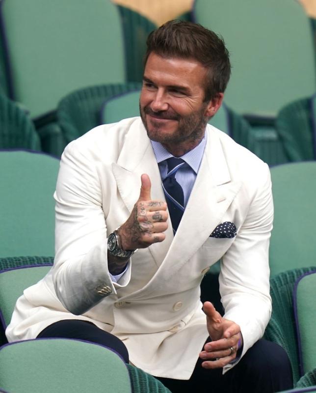 Ai mặc suit đẹp bằng David Beckham?- Ảnh 4.
