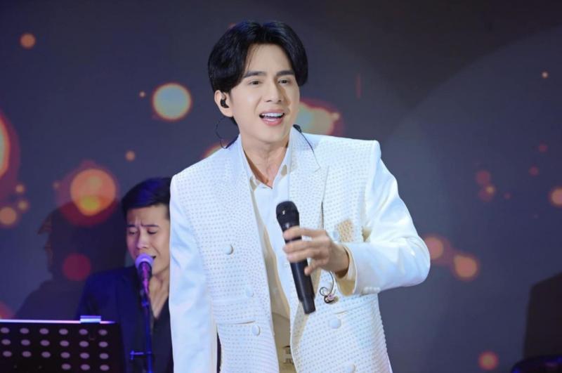 Hà Nội đề nghị ca sĩ Đan Trường không bắn pháo hoa trong concert- Ảnh 1.