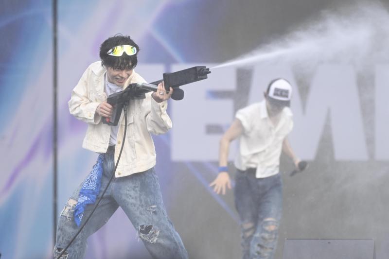Bi Rain đây rồi: Nam thần U50 cả visual - body đều đẹp đỉnh, cởi áo khoe múi tân binh theo không kịp- Ảnh 55.