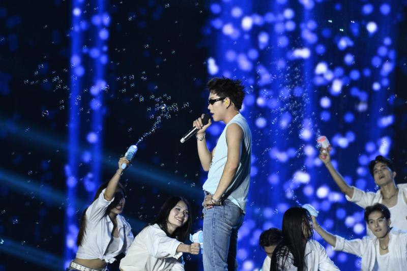 Hot nhất hôm nay: tlinh 
