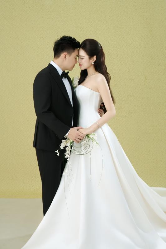 1 ngày trước đám cưới Đỗ Hà và thiếu gia: Lộ full 4 bộ ảnh cưới 