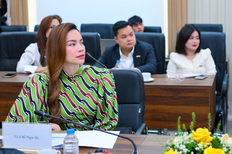 Hồ Ngọc Hà: Không cần mặc quá đẹp, ăn quá ngon; chỉ cần duy trì thu nhập để giúp đỡ bà con- Ảnh 6.