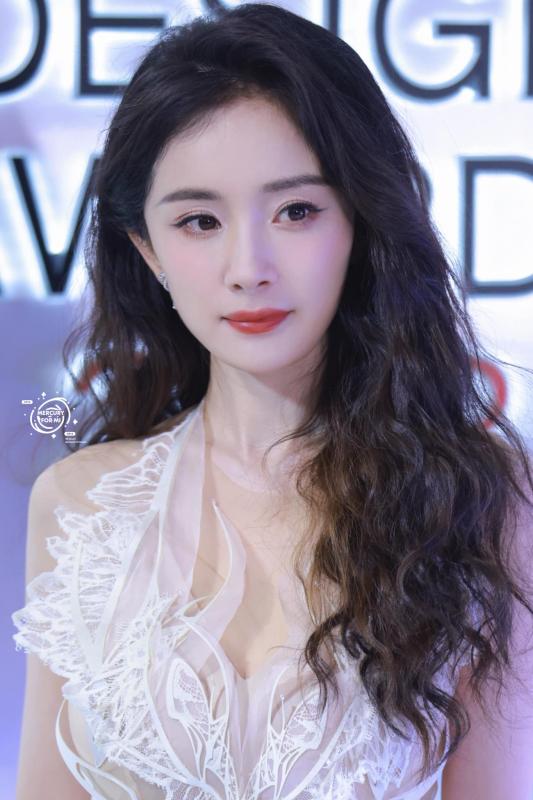 Mặt mộc của Dương Mịch lộ khuyết điểm không thèm che giấu- Ảnh 8.
