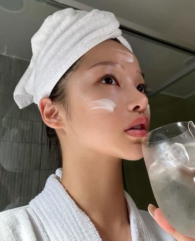 Thói quen uống tưởng vô hại nhưng âm thầm làm mất collagen của bạn- Ảnh 1.