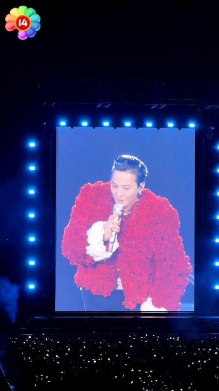 G-DRAGON cởi áo diễn kết màn, biển fanchant 