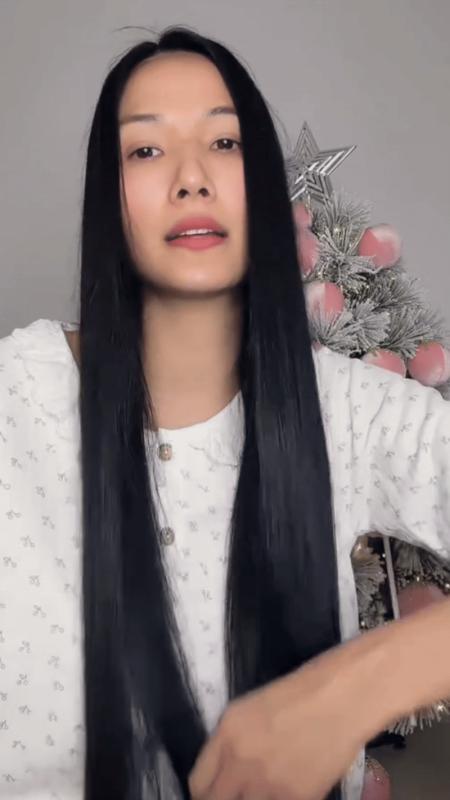 Hoàng Thuỳ lên tiếng về bài đăng ngay lúc Hương Giang out top: 