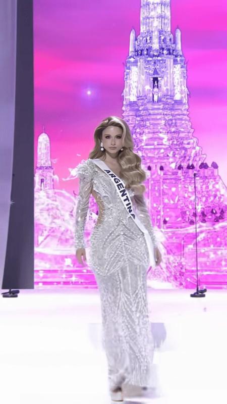 Đối thủ của Hương Giang tại Miss Universe: Xinh đẹp như búp bê sống đúng nghĩa- Ảnh 1.