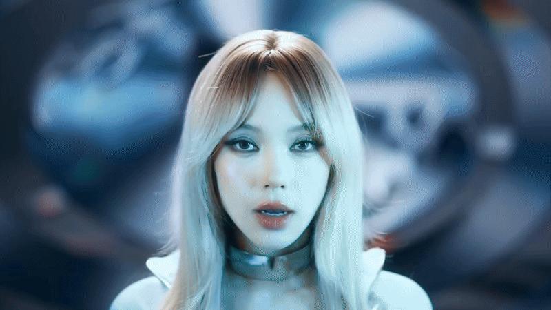 Minh Hằng thật sự ra MV “nhạc đen” rồi!- Ảnh 2.
