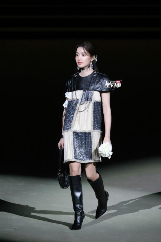 Chiếc váy Louis Vuitton 