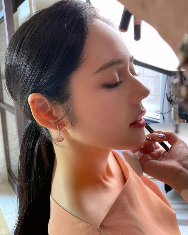 Mỹ nhân "đẹp tự nhiên nhất xứ Hàn" U45 da vẫn tràn đầy collagen nhờ 1 thức uống đỏ loẹt bán đầy siêu thị, chợ Việt- Ảnh 4.